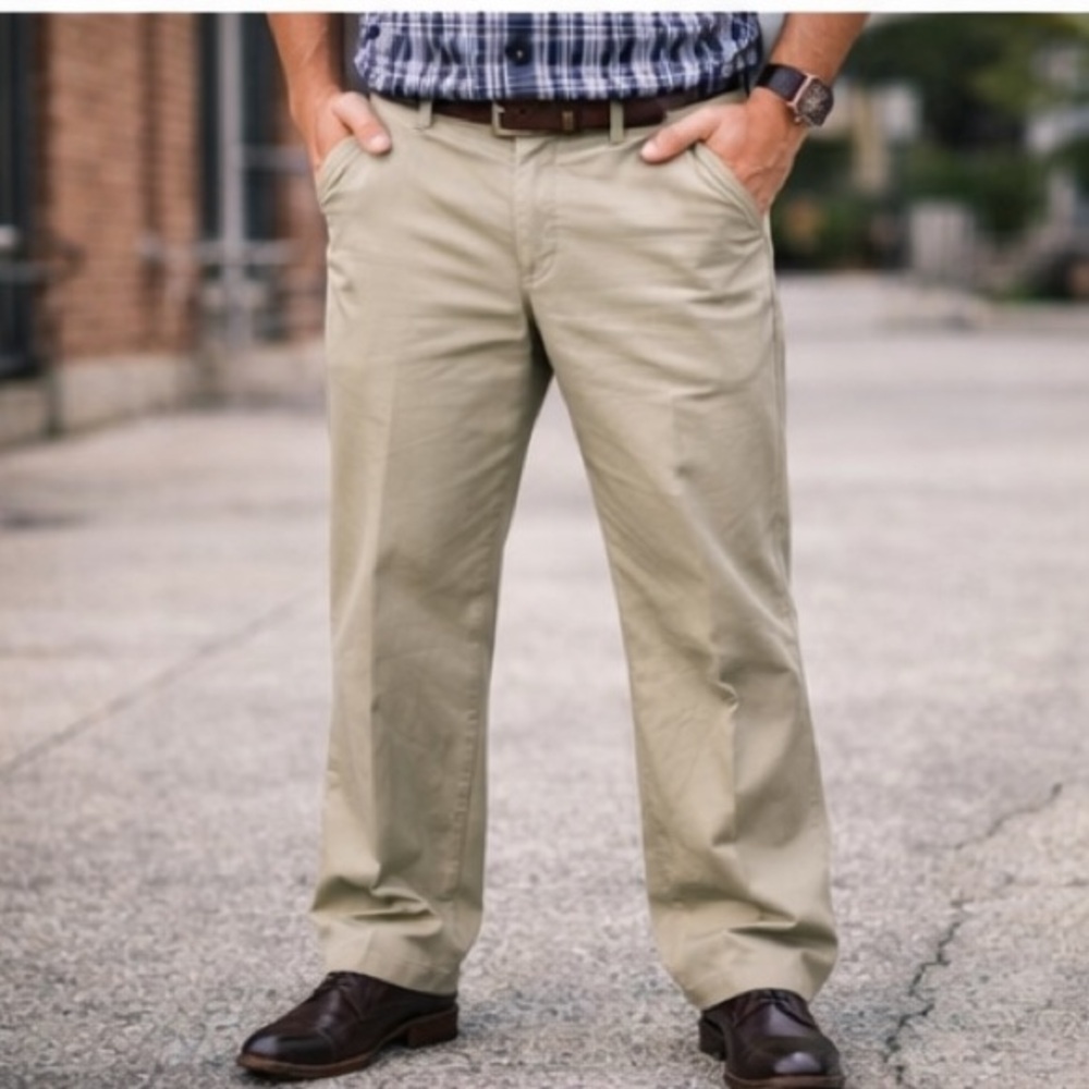 Lee Men's Relaxed Fit Khaki Pants Beige Size 36 Pleated Front Short 27‎ Inseam